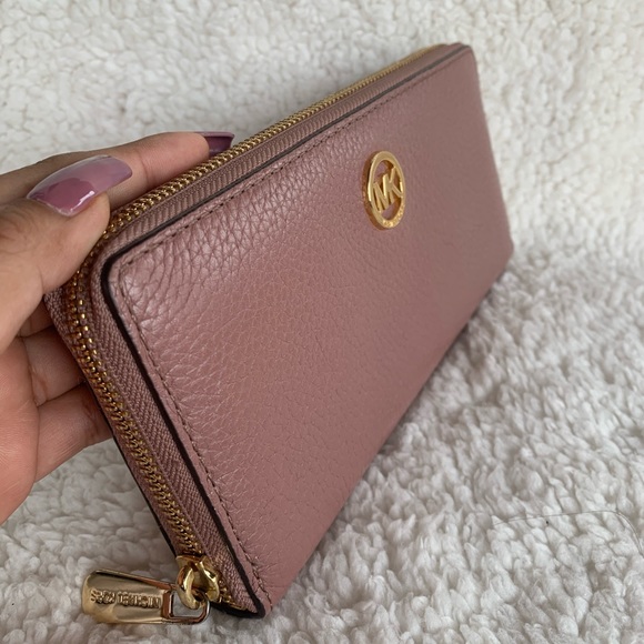 Michael Kors dusty rose pebbled leather wallet - Picture 2 of 4